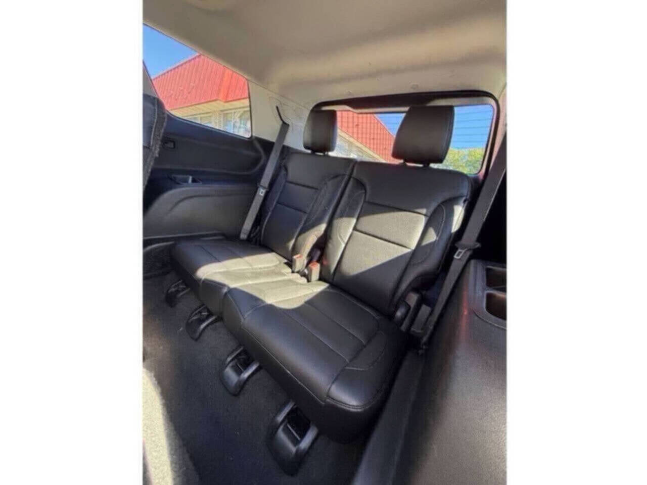 Used 2019 GMC Acadia SLT w/ LPO, Black Accent Package FWD image 17