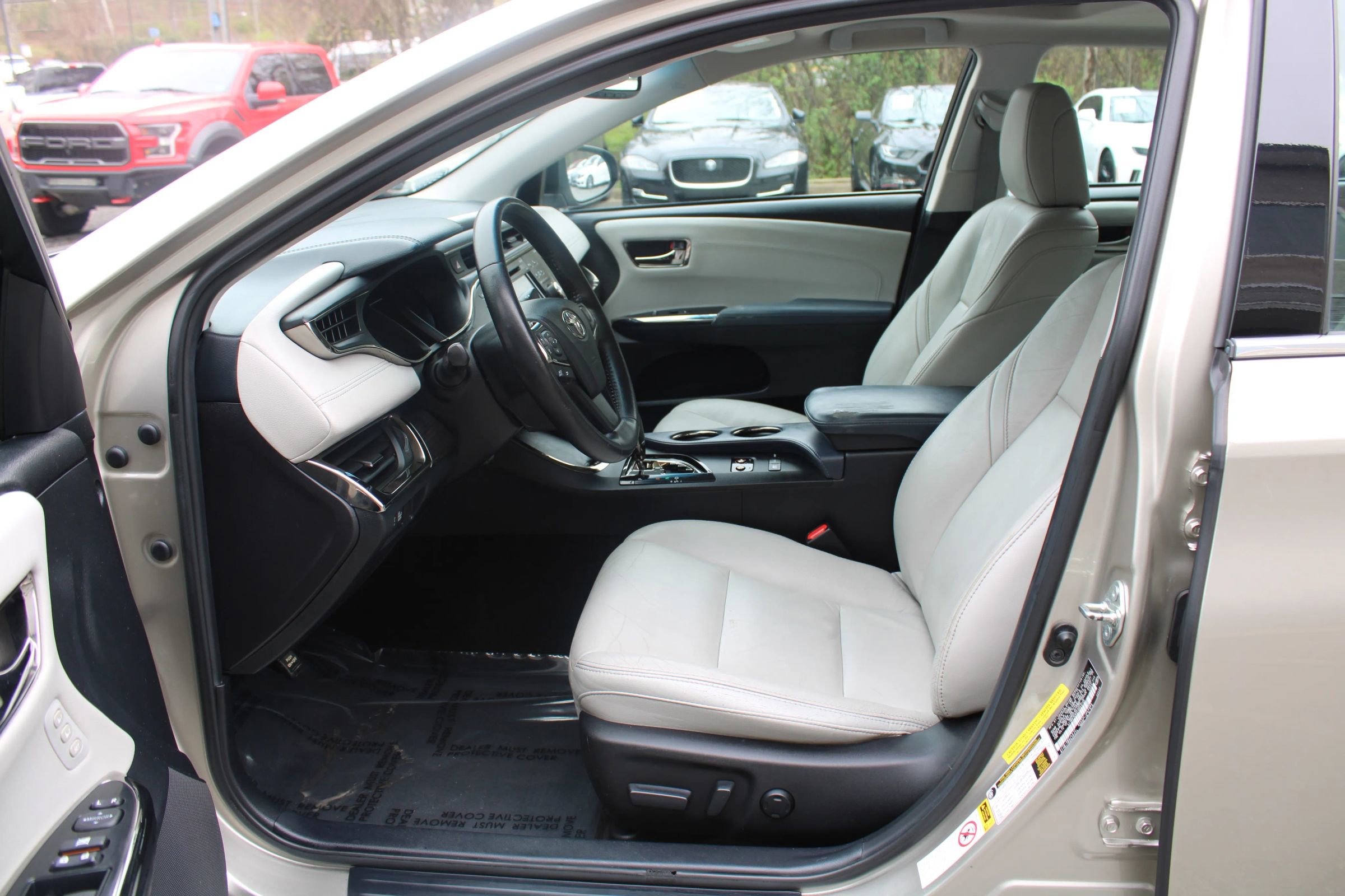 Used 2015 Toyota Avalon XLE Touring image 19