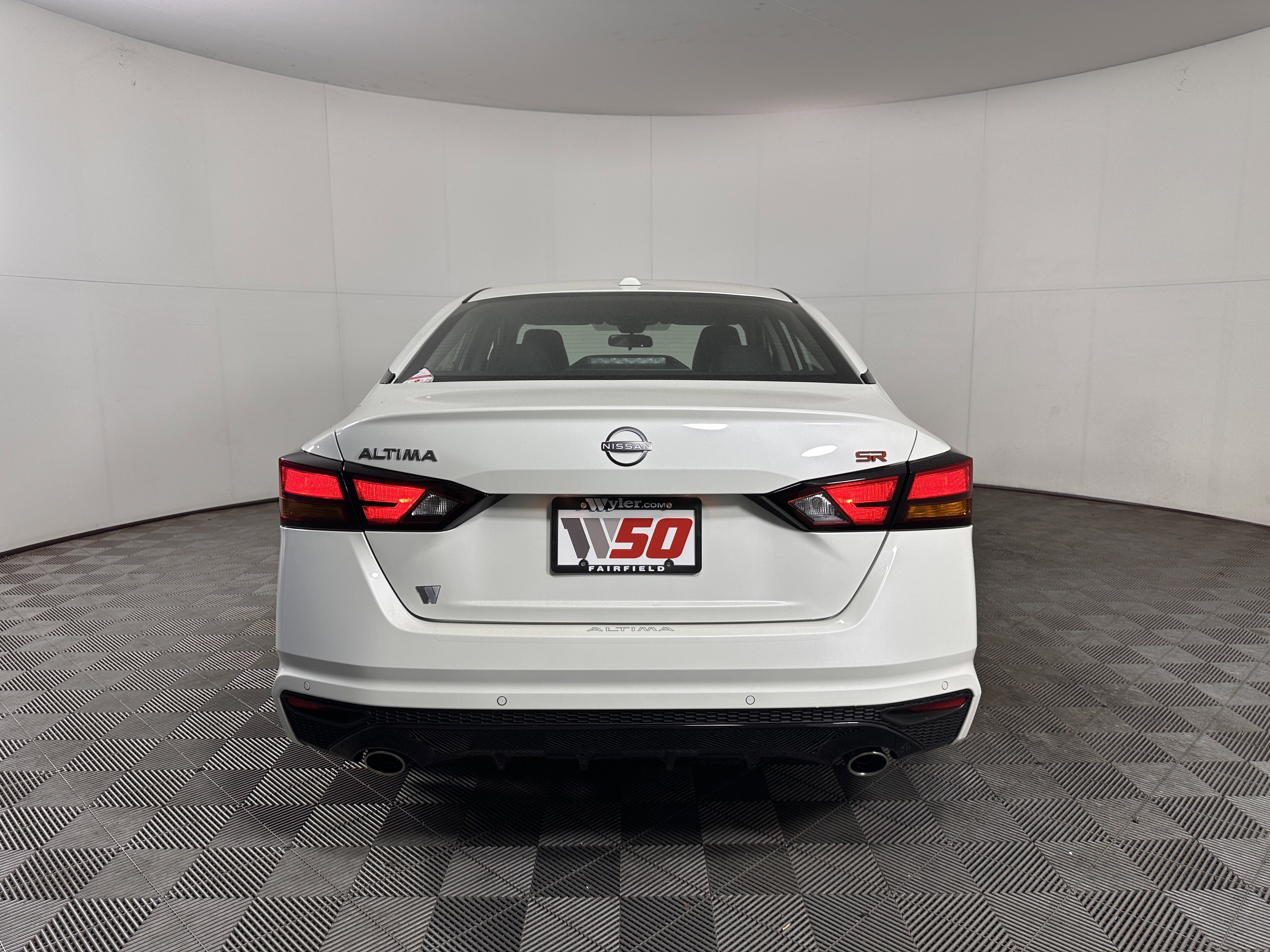 New 2025 Nissan Altima 2.5 SR image 16