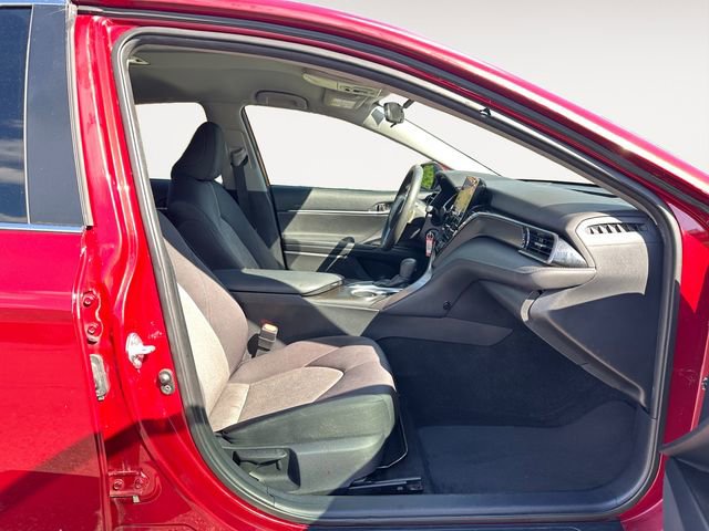 Used 2021 Toyota Camry LE FWD image 17