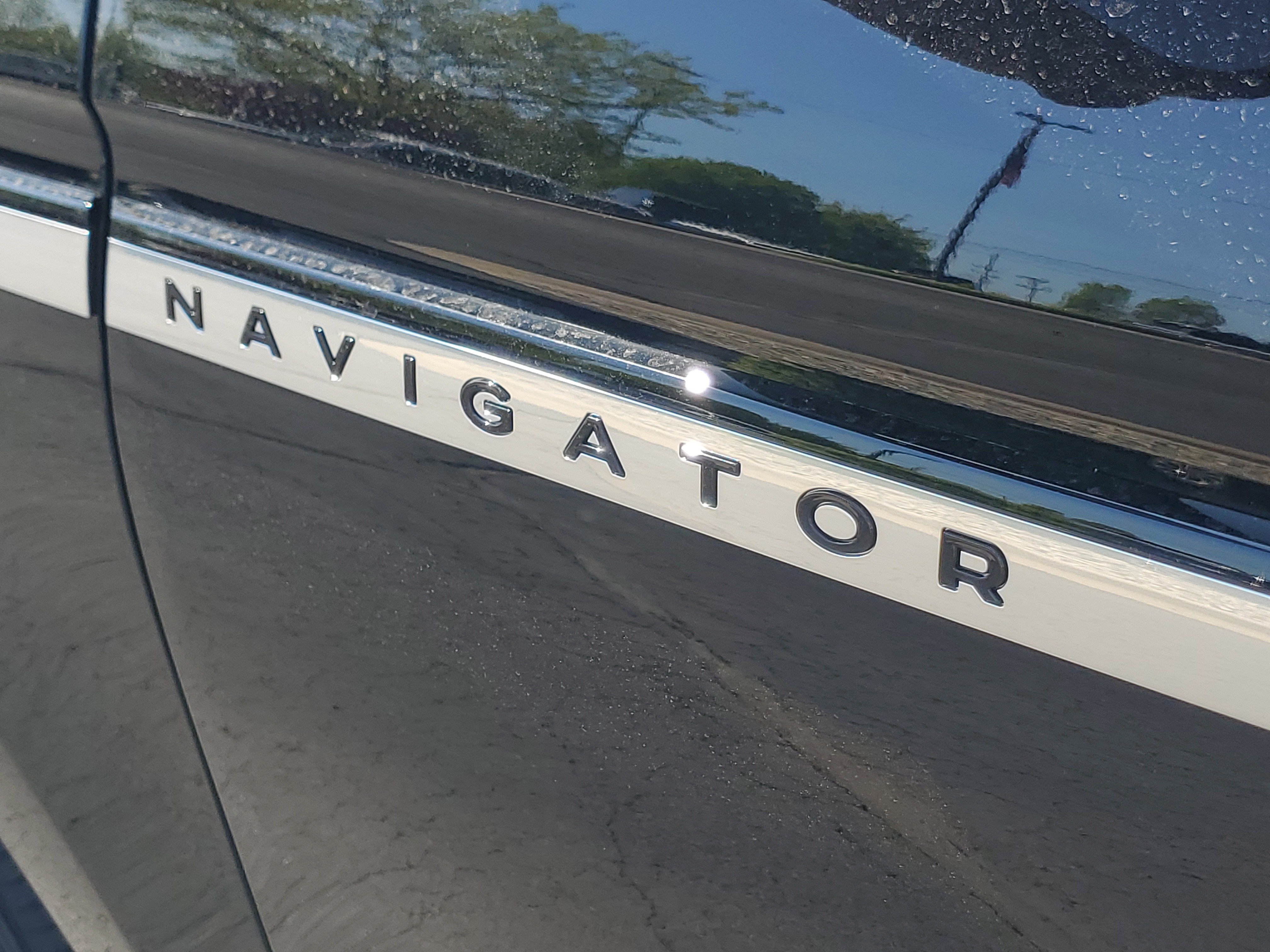 New 2026 Lincoln Navigator Reserve AWD/4WD image 7