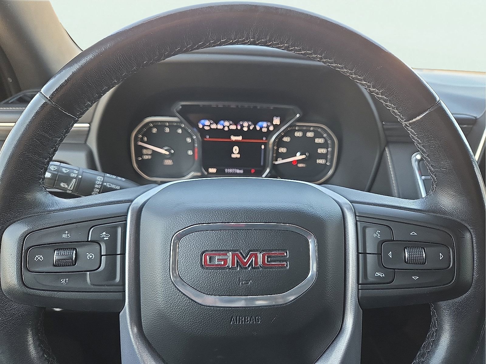 Used 2021 GMC Yukon XL SLT image 24
