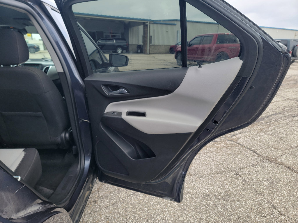 Used 2018 Chevrolet Equinox LS image 27