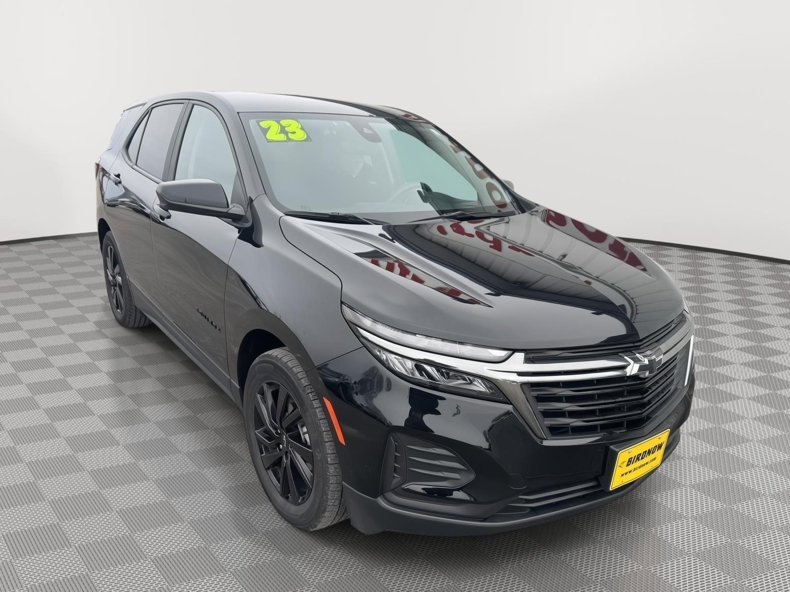 Used 2023 Chevrolet Equinox LS w/ LS Convenience Package image 2