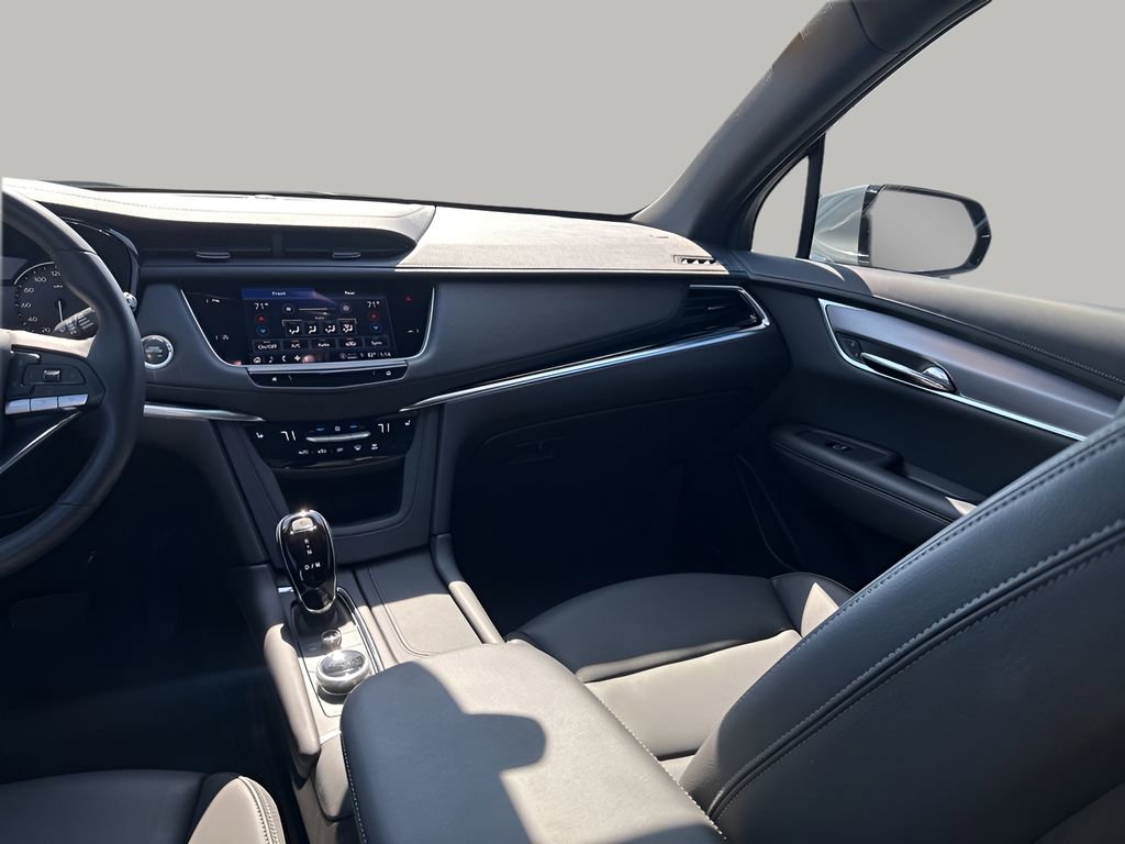 New 2025 Cadillac XT6 Luxury image 24