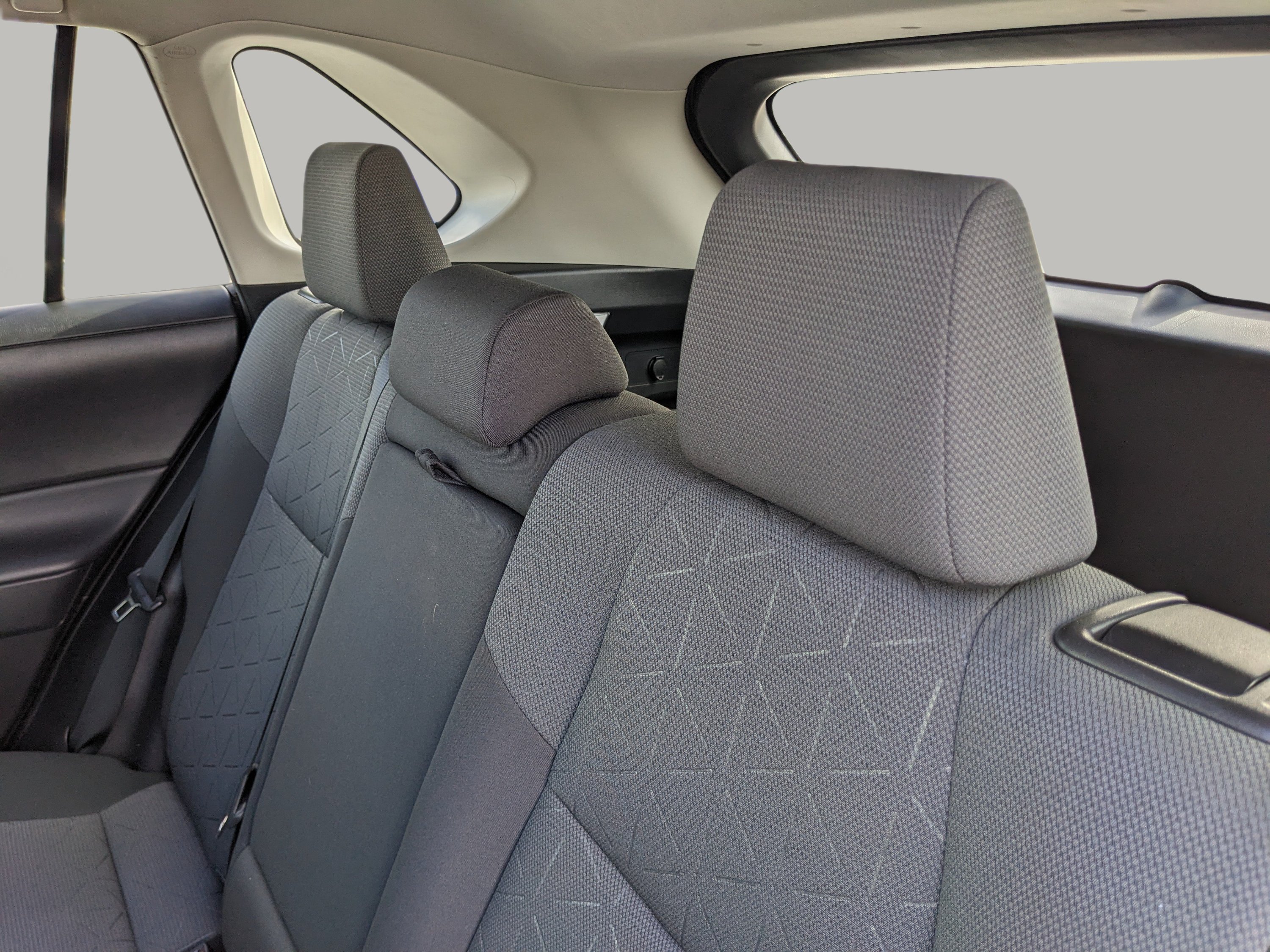 Used 2022 Toyota RAV4 XLE FWD image 18