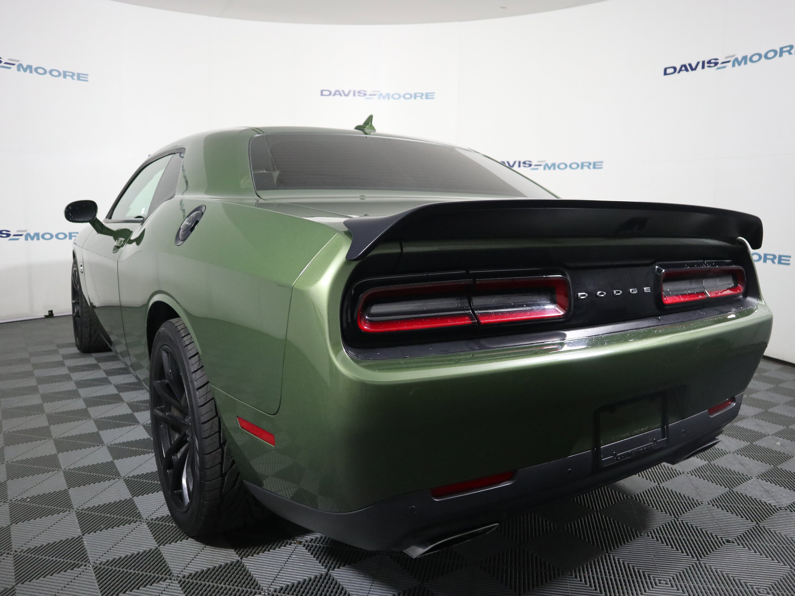 Used 2019 Dodge Challenger R/T Scat Pack w/ 1320 Drag Pack RWD image 9
