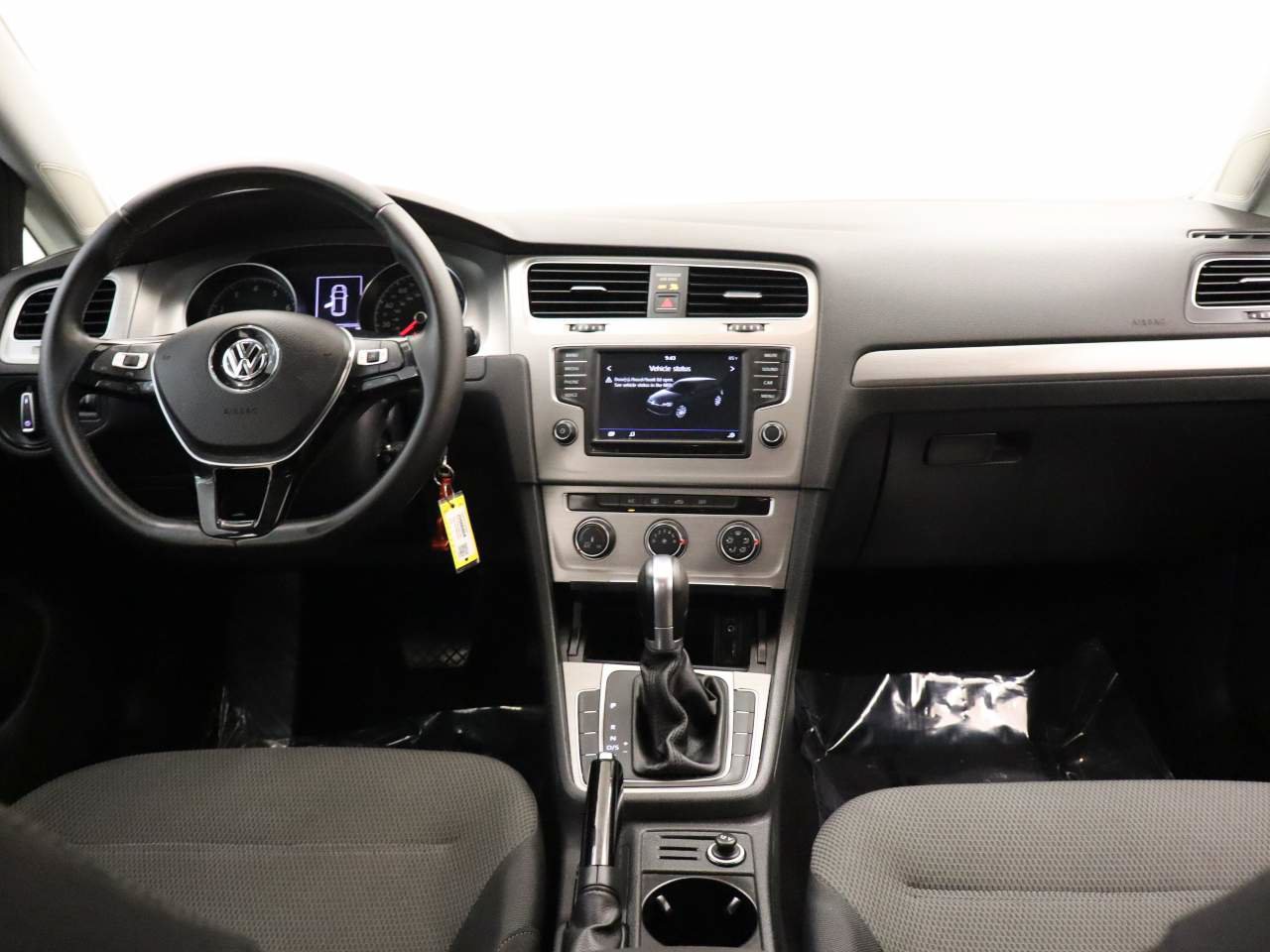 Used 2017 Volkswagen Golf S FWD image 13