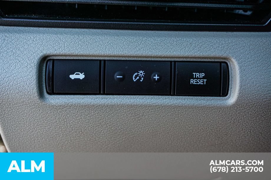 Used 2025 Nissan Altima 2.5 SV FWD image 42