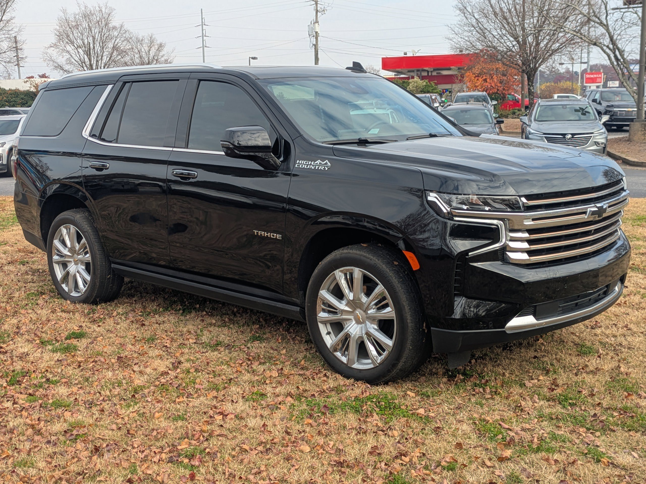 Used 2024 Chevrolet Tahoe High Country image 2