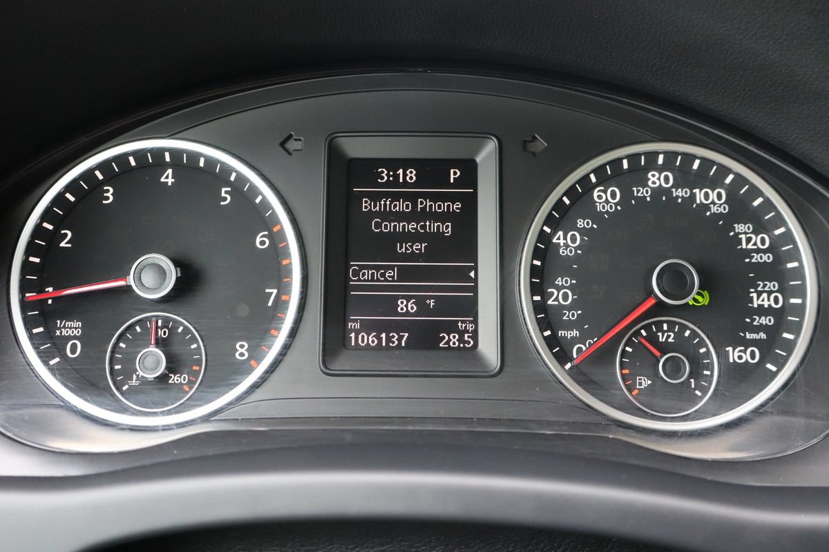 Used 2014 Volkswagen Tiguan SEL AWD/4WD image 34