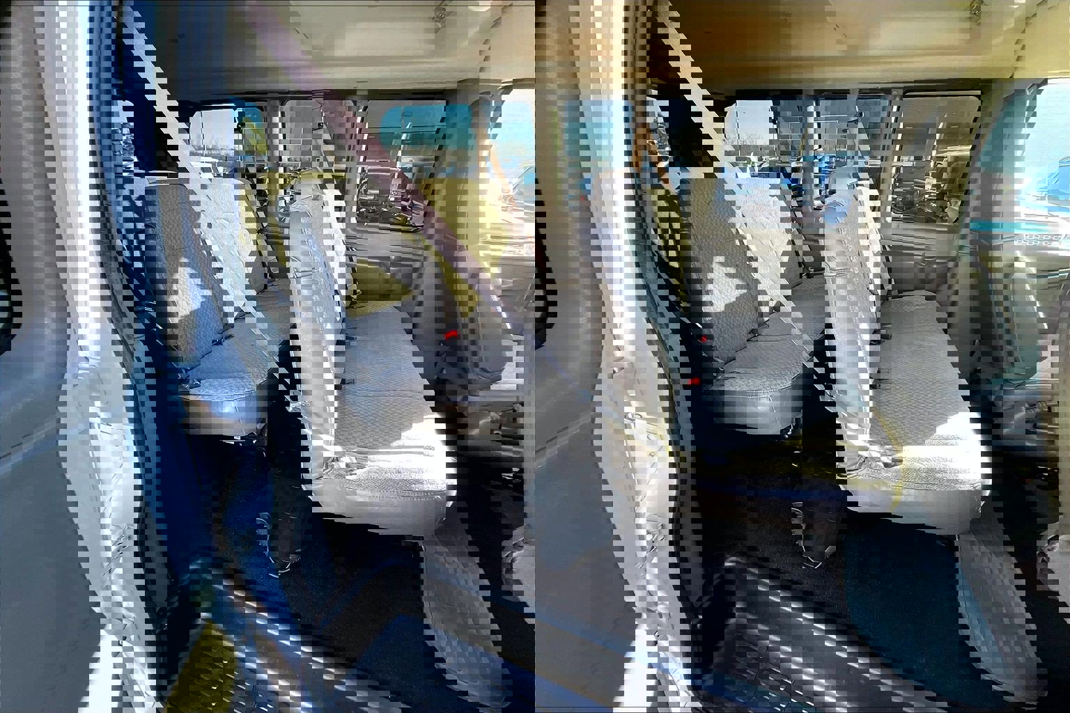 Used 2018 Chevrolet Express 2500 LT w/ LT Preferred Equipment Group image 21