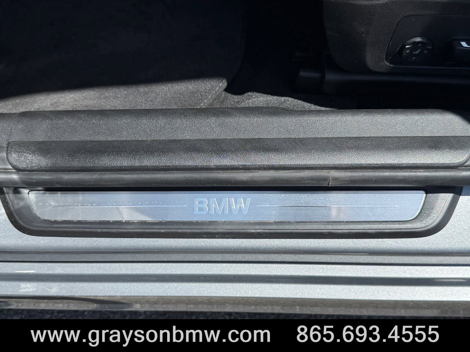 Used 2024 BMW 330i xDrive Sedan w/ Premium Package AWD/4WD image 12