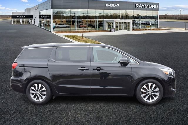 Used 2016 Kia Sedona SX image 2