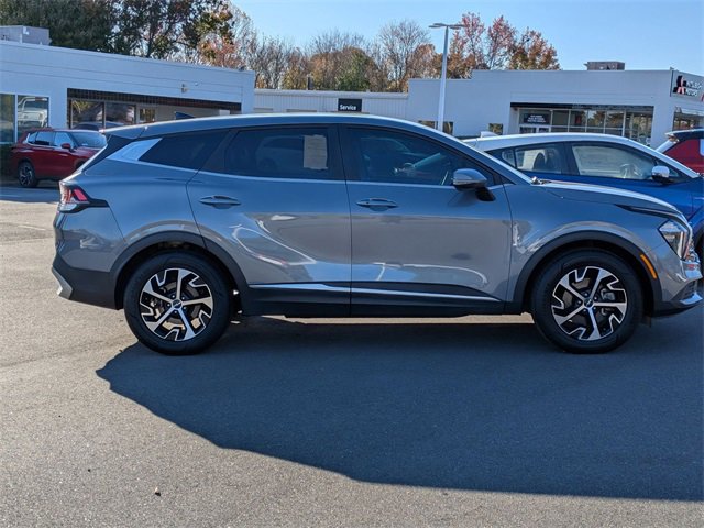 Used 2023 Kia Sportage EX image 2