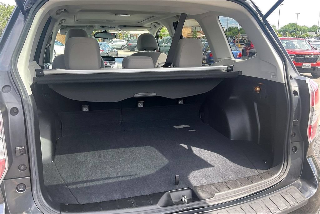 Used 2014 Subaru Forester 2.5i Premium w/ All-Weather Package AWD/4WD image 31