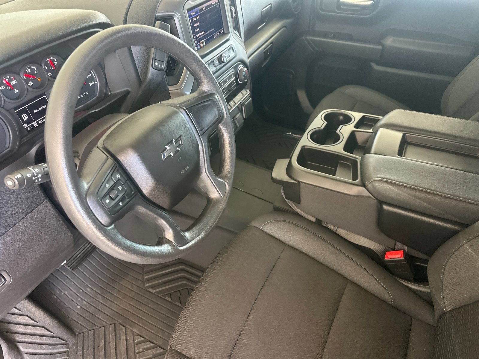 Used 2026 Chevrolet Silverado 1500 Custom Trail Boss w/ LPO, Dark Essentials Package AWD/4WD image 9