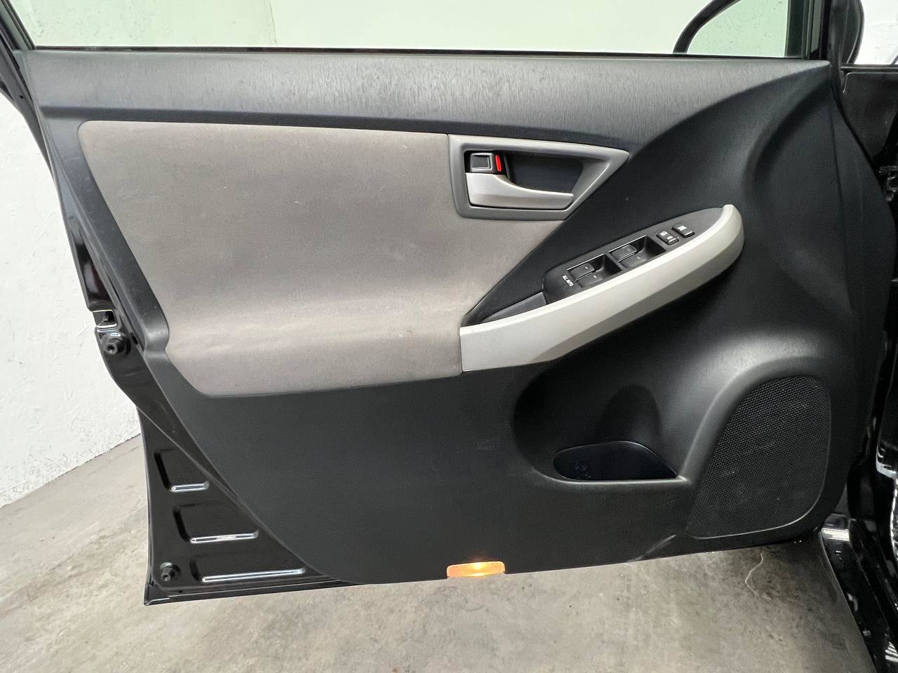 Used 2014 Toyota Prius Three w/ Solar Roof Package FWD image 7