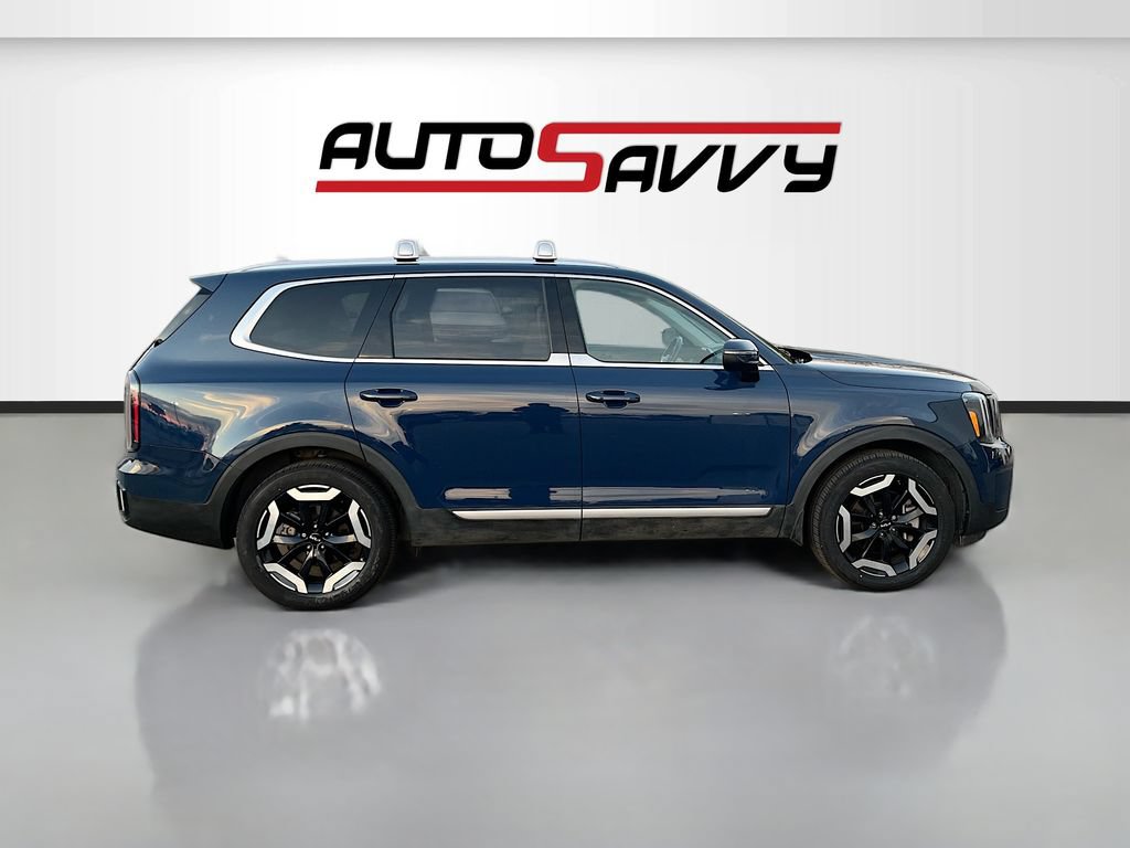 Used 2023 Kia Telluride EX w/ EX Captain's Chair Package FWD image 8