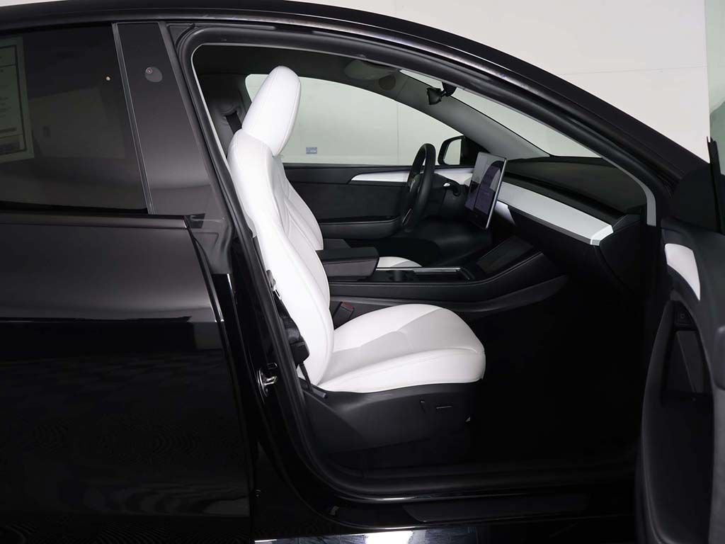 Used 2024 Tesla Model Y Performance AWD/4WD image 30