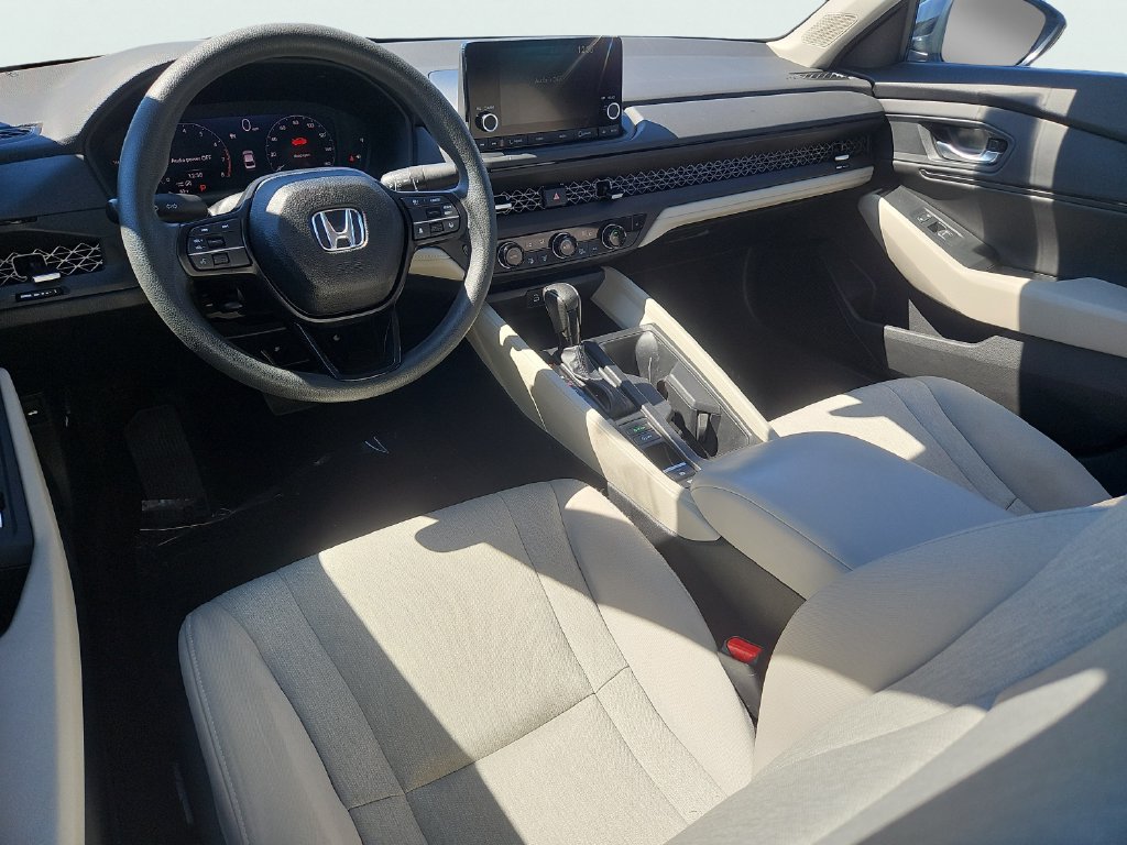 Certified 2025 Honda Accord SE image 11