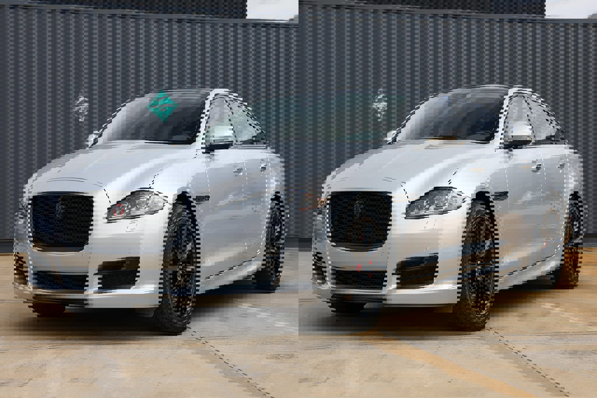 Used 2019 Jaguar XJ R-Sport image 4