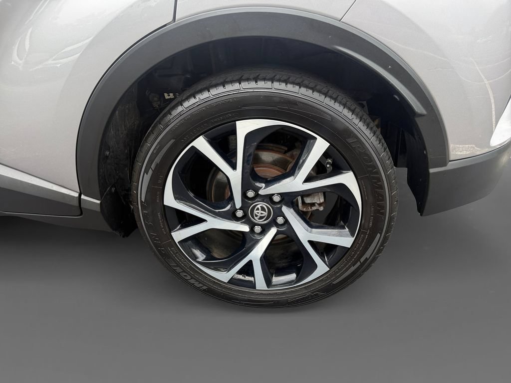 Used 2018 Toyota C-HR XLE FWD image 8