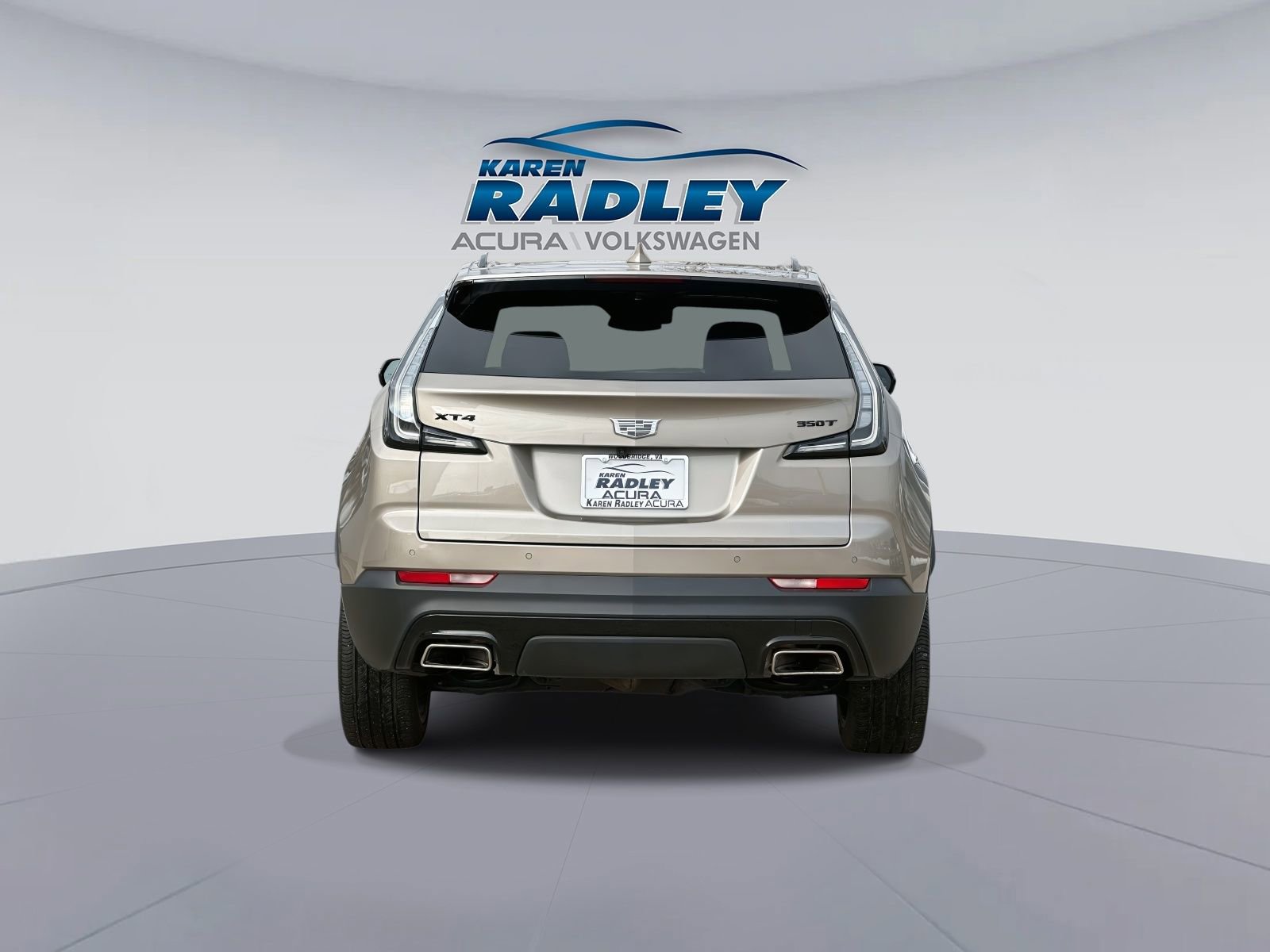 Used 2023 Cadillac XT4 Sport image 3