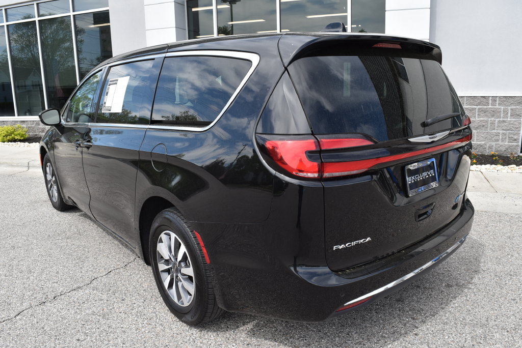 Used 2024 Chrysler Pacifica Limited FWD image 5