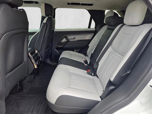 Used 2024 Land Rover Range Rover Sport Dynamic SE AWD/4WD image 17