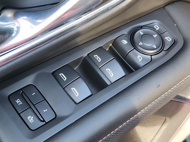 Used 2024 GMC Yukon AT4 w/ Technology Package AWD/4WD image 22