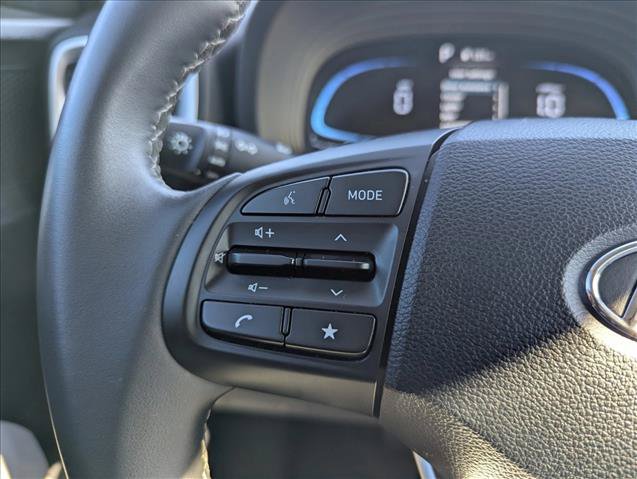 Certified 2025 Hyundai Venue SEL FWD image 13