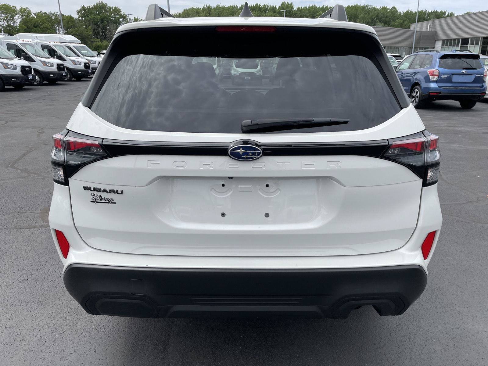 Used 2025 Subaru Forester Premium AWD/4WD image 4