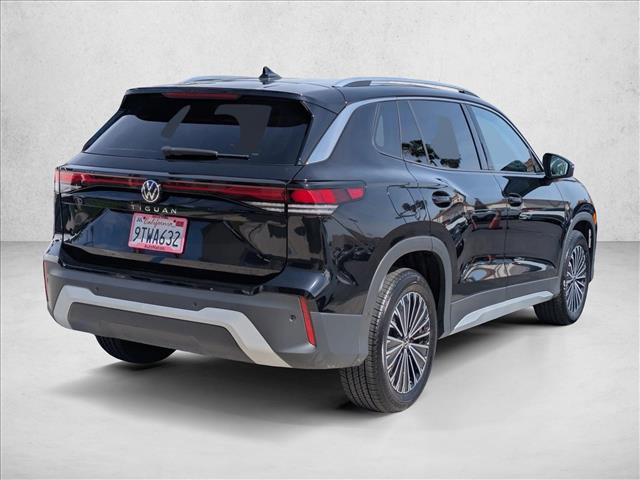 Used 2025 Volkswagen Tiguan S w/ 18" Wheel Package FWD image 5