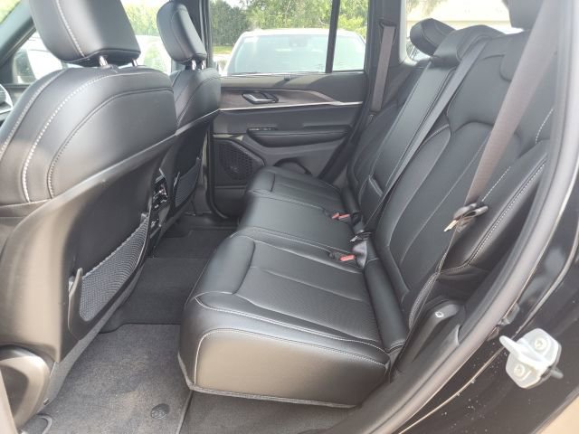 New 2025 Jeep Grand Cherokee Limited w/ Luxury Tech Group II image 22