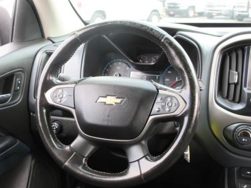 Used 2016 Chevrolet Colorado Z71 w/ Z71 Midnight Edition RWD image 16