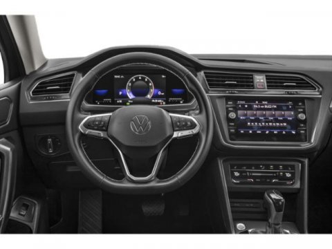 Used 2023 Volkswagen Tiguan SE w/ Panoramic Sunroof Package AWD/4WD image 7