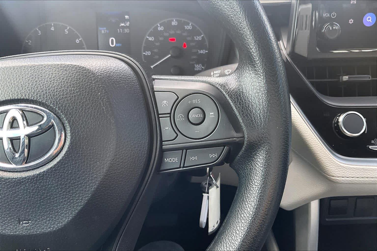Used 2025 Toyota Corolla Cross L FWD image 24