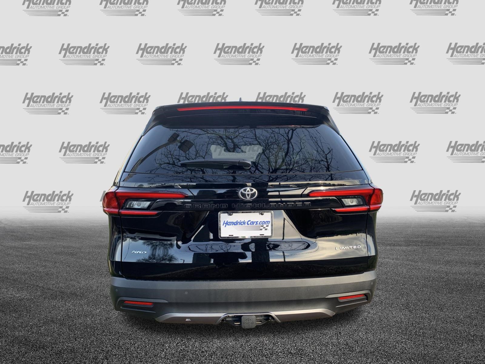 Used 2025 Toyota Grand Highlander AWD image 9