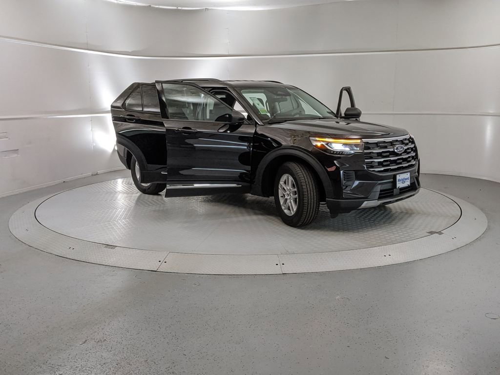 New 2025 Ford Explorer Active image 7