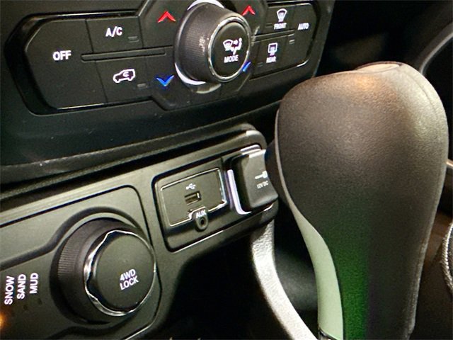 Used 2021 Jeep Renegade Sport image 18