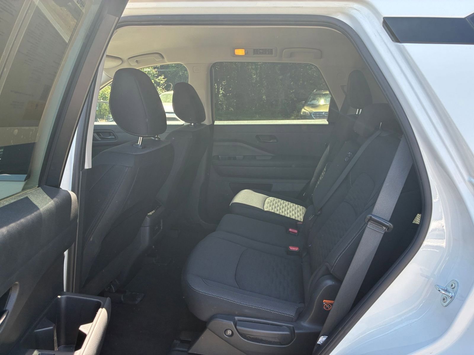 Used 2025 Nissan Pathfinder SV image 27