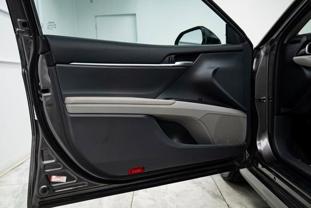 Used 2023 Toyota Camry LE image 28