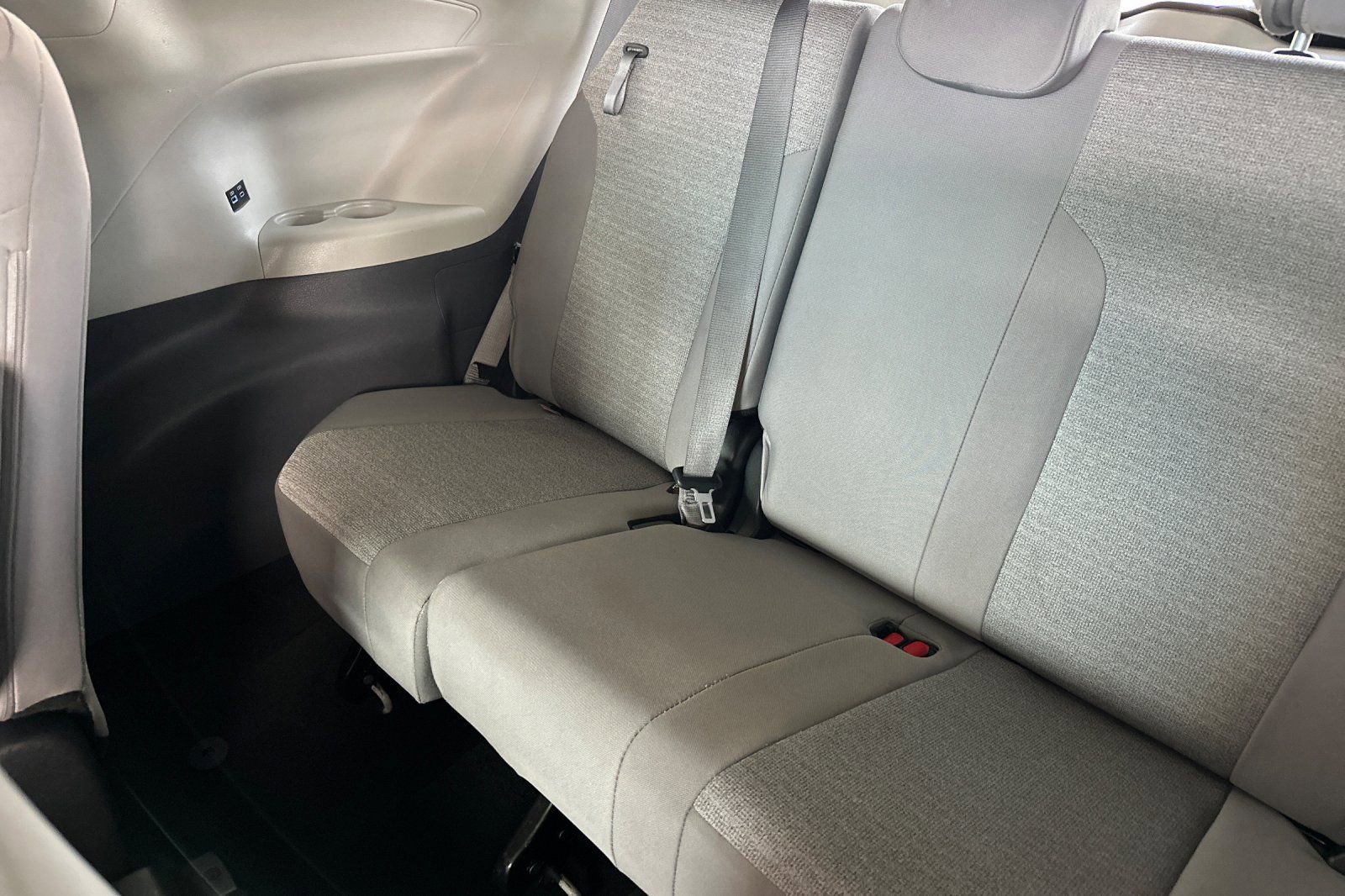 Certified 2023 Toyota Sienna LE FWD image 16