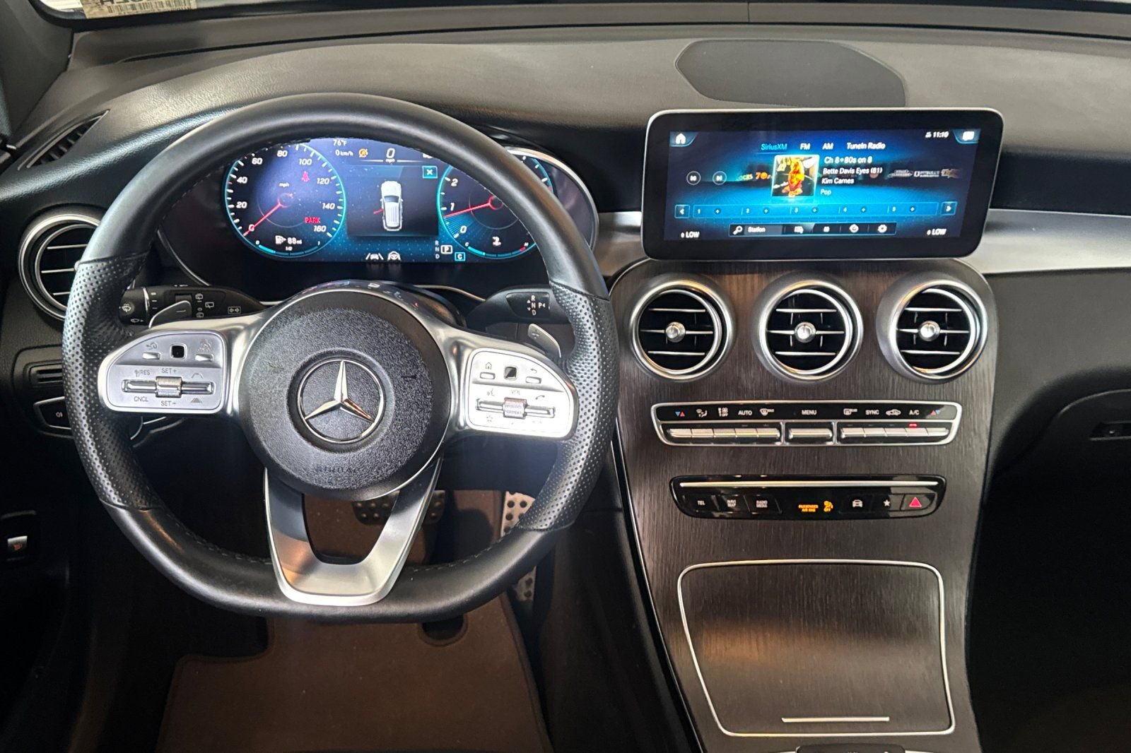 Used 2022 Mercedes-Benz GLC 300 4MATIC image 11