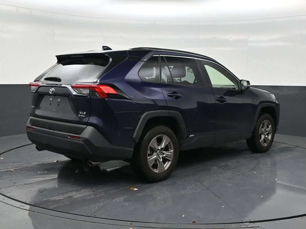 Used 2025 Toyota RAV4 XLE AWD/4WD image 5