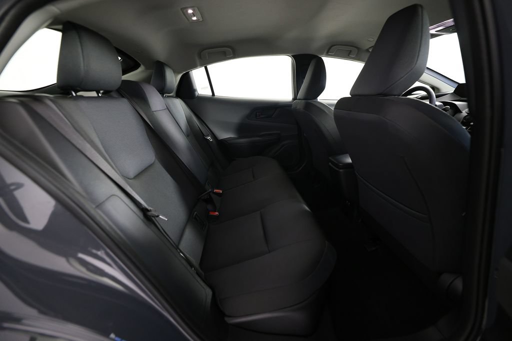 Used 2025 Toyota Prius LE FWD image 11