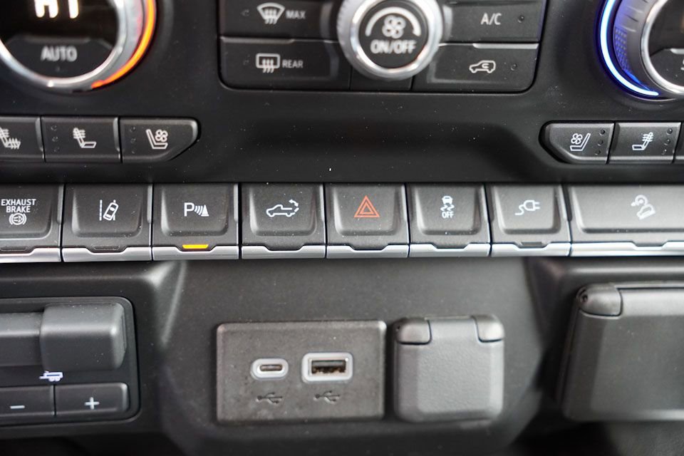 Certified 2022 Chevrolet Silverado 2500 LTZ w/ LTZ Plus Package image 32