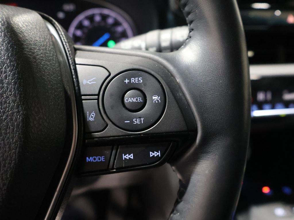 Used 2022 Toyota Venza XLE image 37