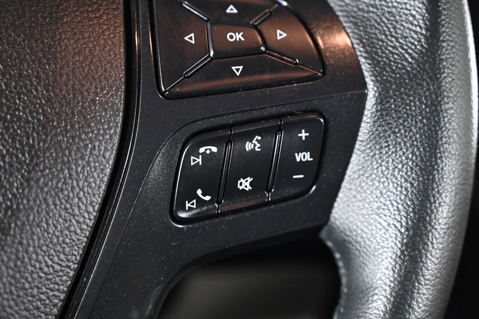 Used 2018 Ford Explorer XLT w/ Equipment Group 202A image 12